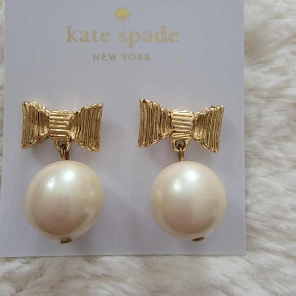 SOLD NWT Kate Spade Gold Earrings with Hanging Pearls - Picture 2 of 3